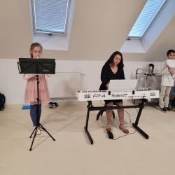 Október - mesiac úcty k starším 2025