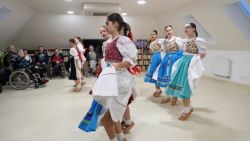 Vianočné vystúpenie folklórneho súboru kolíska - img_5_1765879438986_zmensena