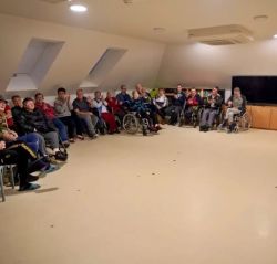 Vianočné vystúpenie folklórneho súboru kolíska - img_9_1765879506680_zmensena