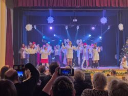 Vianočný anjel v katolíckom dome v dubnici nad váhom 2025 - 20251209_102551_zmensena