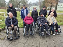 Vianočný anjel v katolíckom dome v dubnici nad váhom 2025 - 20251209_111706_zmensena