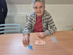 Aktivity s dobrovoľníkmi z gymnázia - 20250129_142123_zmensena_zmensena