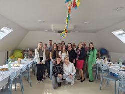 Posedenie s dobrovoľníkmi - 20250423_155505(0)_zmensena